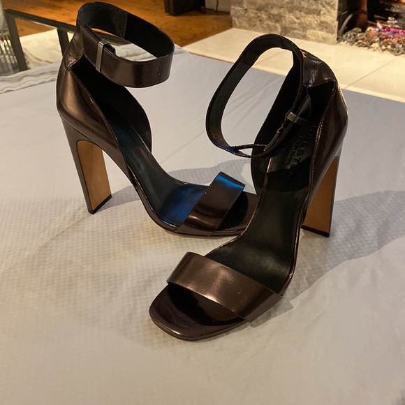 Halston Dress Sandals size 8.5 - Picture 6 of 12